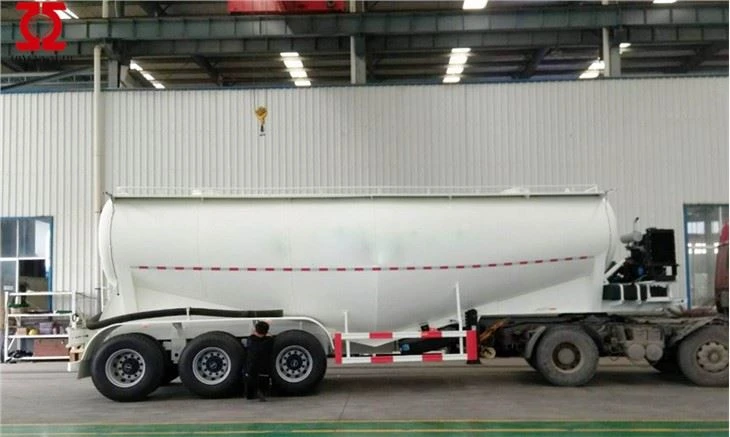 Remorque citerne de transport de ciment