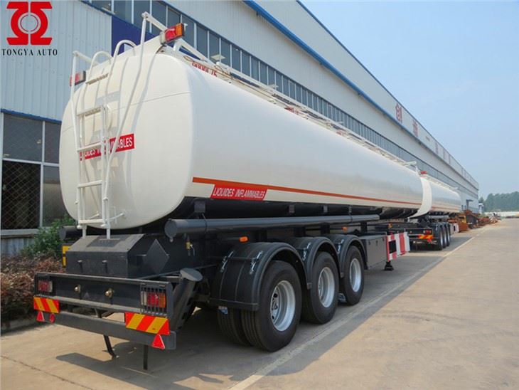 Remorque citerne de carburant