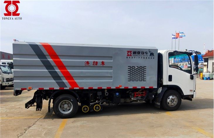 Camion balayeuse propre à l