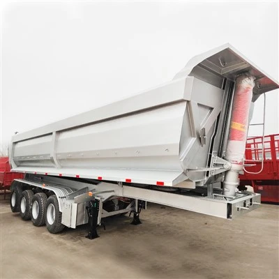 Camion à benne basculante arrière