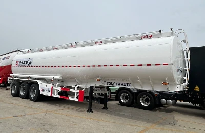 Semi-remorque de pétrolier à 3 essieux à vendre